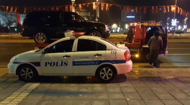 Rengi değiştirilen cip trafikten menedildi, sürücüye ceza kesildi