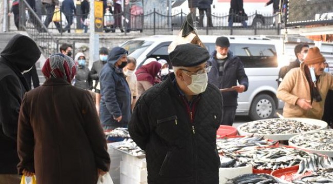 Sivas'ta kısıtlama öncesi alışveriş yoğunluğu