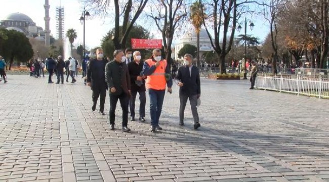 Ayasofya'da yılın ilk cumasında turist yoğunluğu