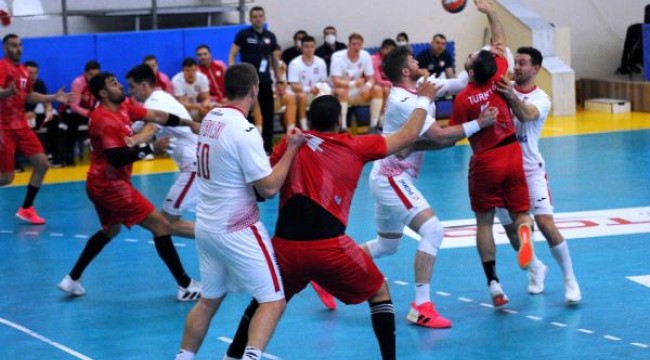 Hentbol Milli Takımı, Polonya'ya 29-24 yenildi