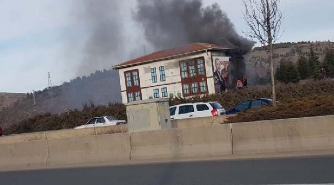 Cumhurbaşkanı Erdoğan'ın posterini yakan kişiye gözaltı