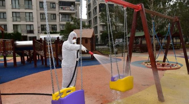 Tuzla'da bulunan 136 park çocuklar için dezenfekte edildi