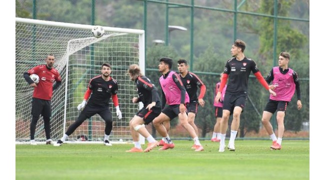 Ümit Milli Futbol Takımı'nın Riva kampı devam ediyor