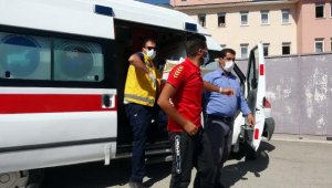 Hastanede ameliyat olan genç ambulansla sınava götürüldü