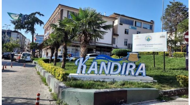 CHP'li Tarhan, Kandıra Belediyesi'nin 39 kişiyi görevlendirmeyle yurt dışına gönderdiği iddiasını Meclis'e taşıdı