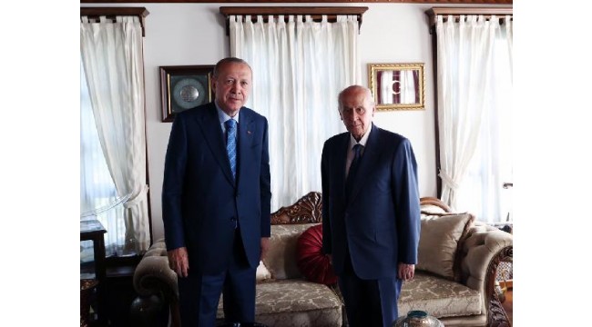 Cumhurbaşkanı Erdoğan, Bahçeli'yi evinde ziyaret etti