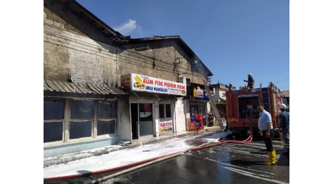 Tarsus'ta kafe ve kahvehane yangını; 1 itfaiyeci dumandan etkilendi