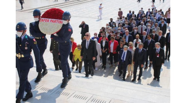 Ümit Özdağ, Anıtkabir'i ziyaret etti