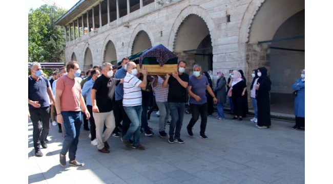 Kasımpaşa'daki kazada hayatını kaybeden Suzan Metin, son yolculuğuna uğurlandı