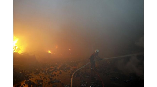 Mersin'de hurda fabrikasında yangın